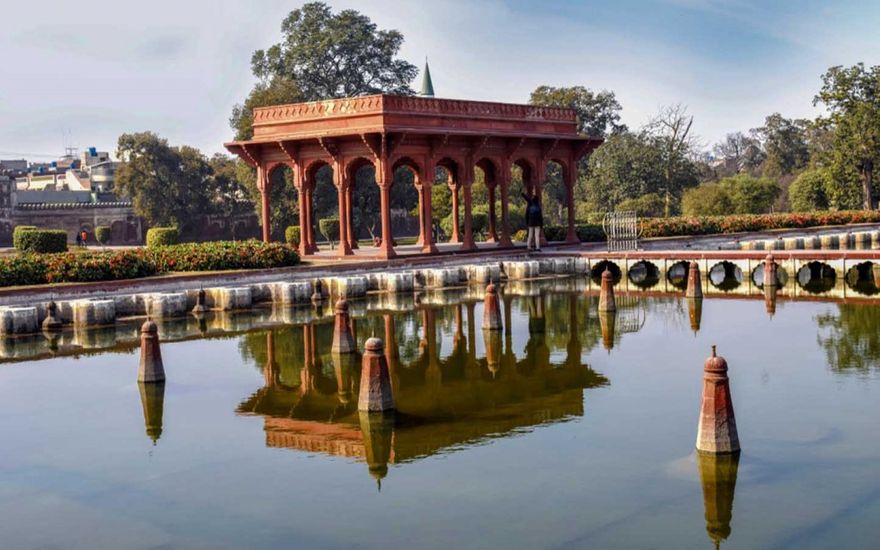 Shālāmār Bāgh are a Mughal garden located in Lahore, Pakistan. 1641-1642 A.D.